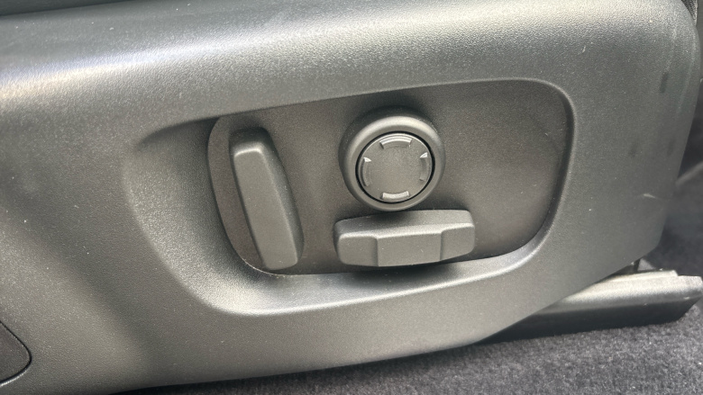 Land Rover Range Rover Sport 3.0 D300 HSE Silver 5dr Auto Diesel Estate